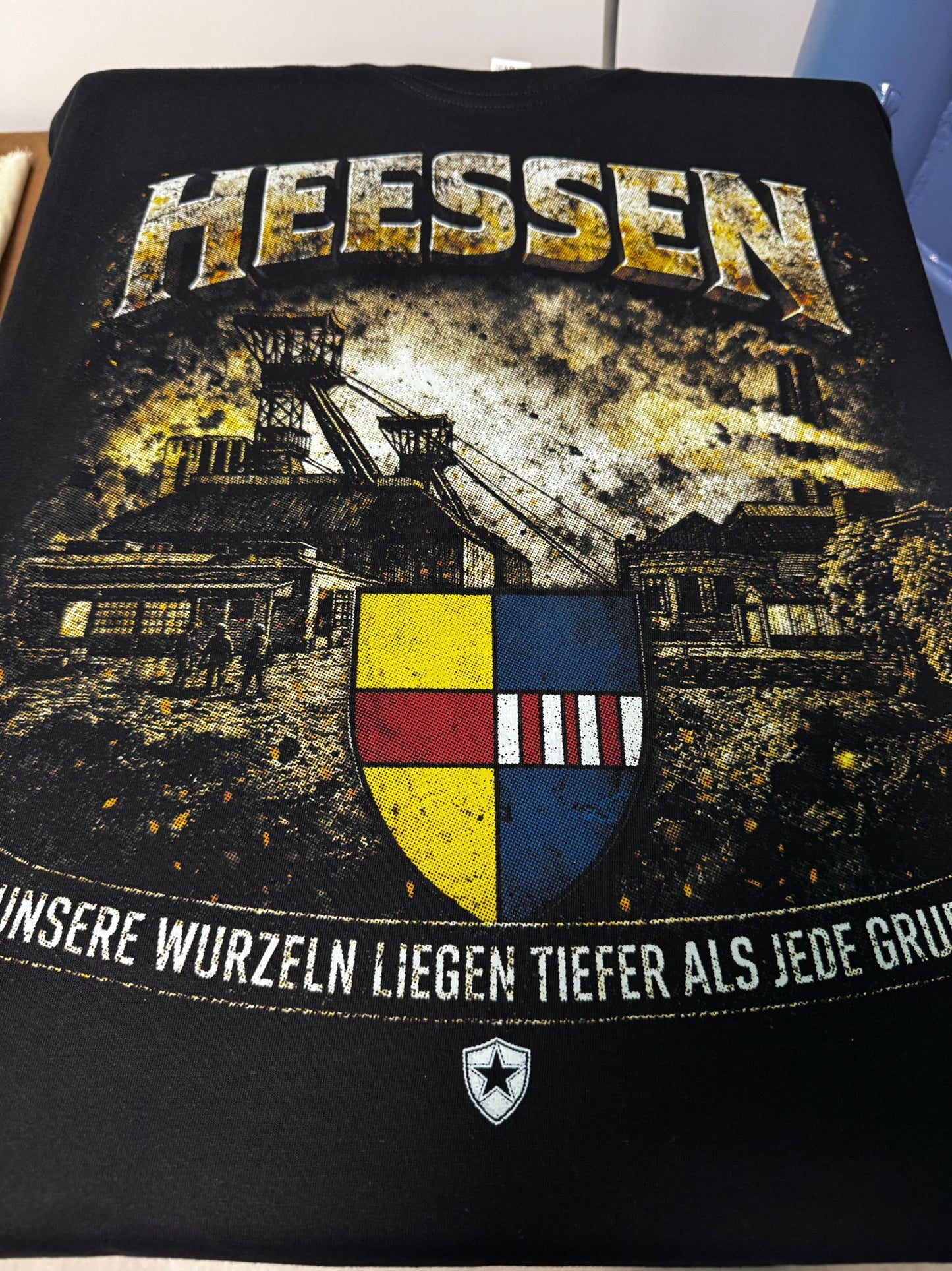 T-Shirt Heessen -  Unsere Wurzeln liegen tiefer als jede Grube